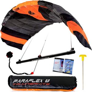 Wolkenstürmer Paraflex Trainer 2.3, ein flugfertiger Trainerkite mit schwarz-oranger Farbgebung und robustem Material für Mountainboard Fahren und Kitesport
